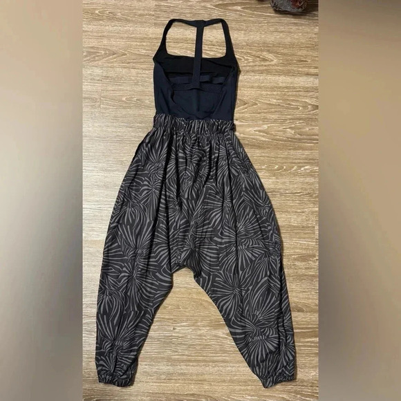 Free People FP Movement Black All Strapped Onesie Jumpsuit Harem Pants Size XS - Picture 9 of 15
